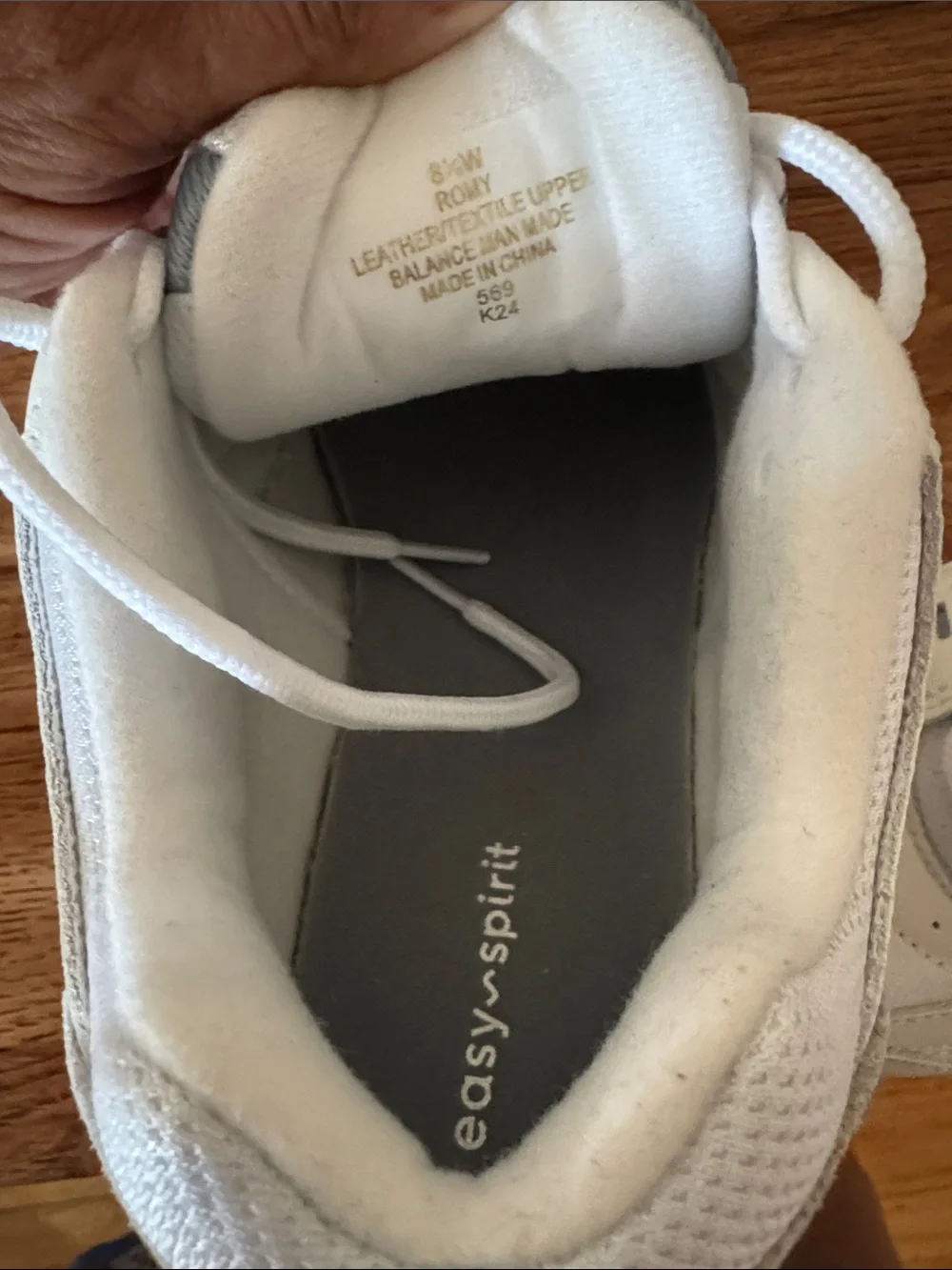 Easy Spirit Walk Run  Women’s White and Light Gray  Sneakers Size 8.5